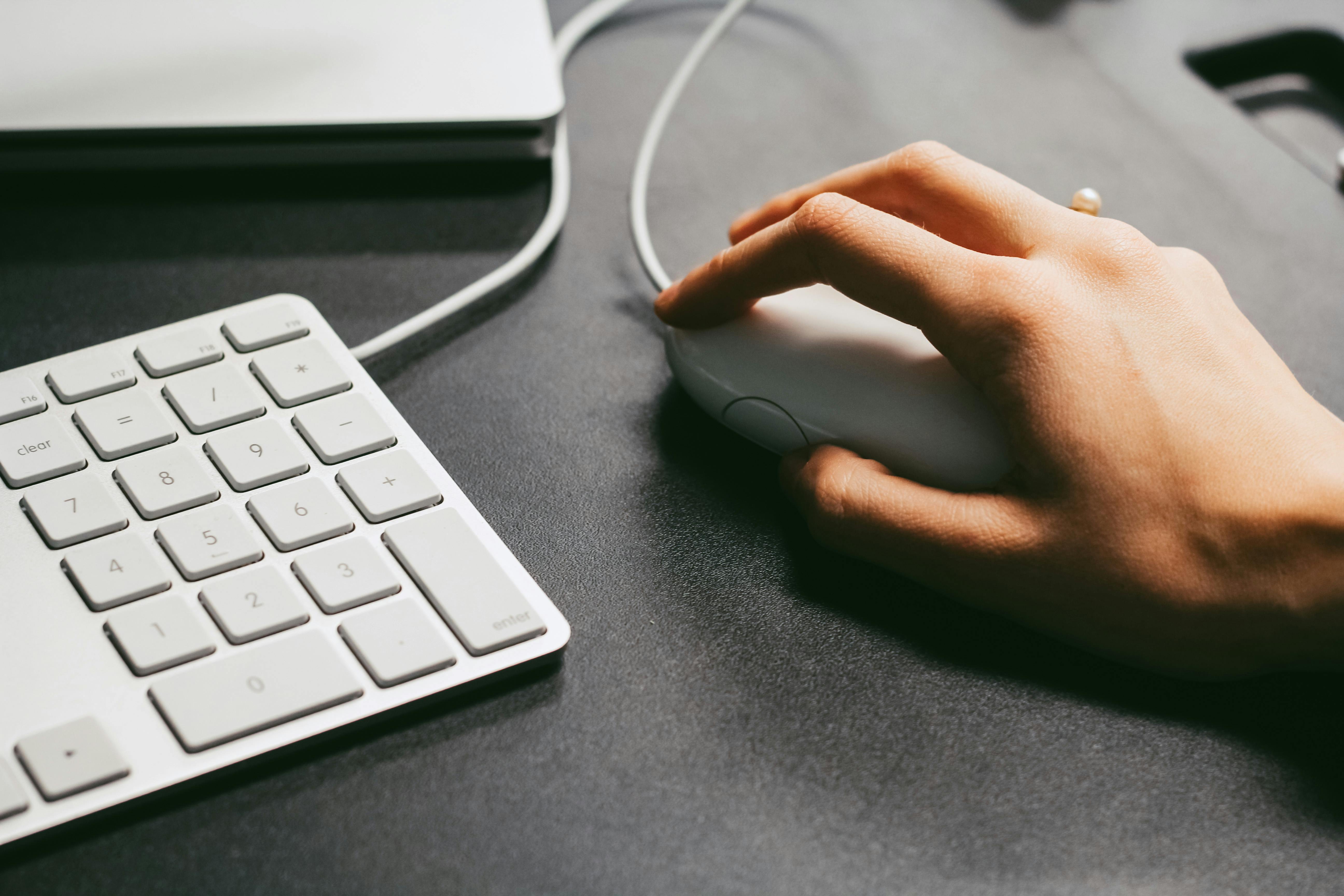 Image of keyboard and mouse